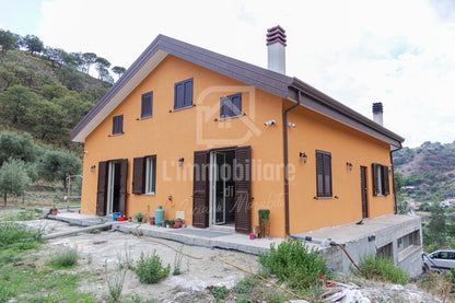 Villa in vendita in contrada Ortera S. Margherita, Messina rif. 31753423