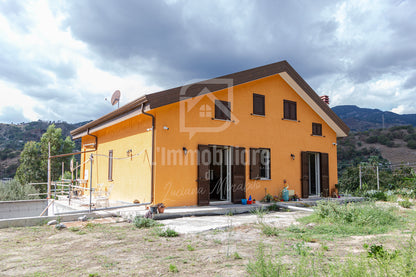 Villa in vendita in contrada Ortera S. Margherita, Messina rif. 31753423