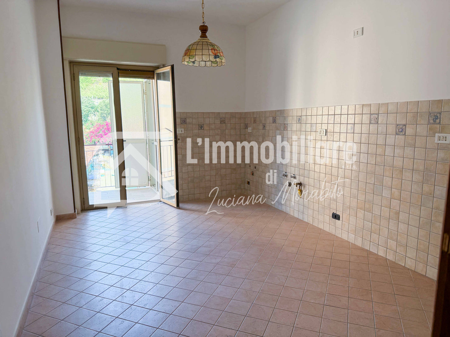 Trilocale in vendita in Via Nazionale 36 bis, Messina rif. 36221443