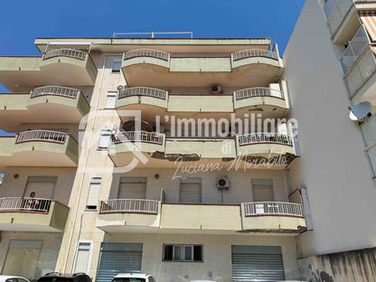 Trilocale in vendita in Via Francesco Crispi 327 Alì Terme, Messina rif. 36260409