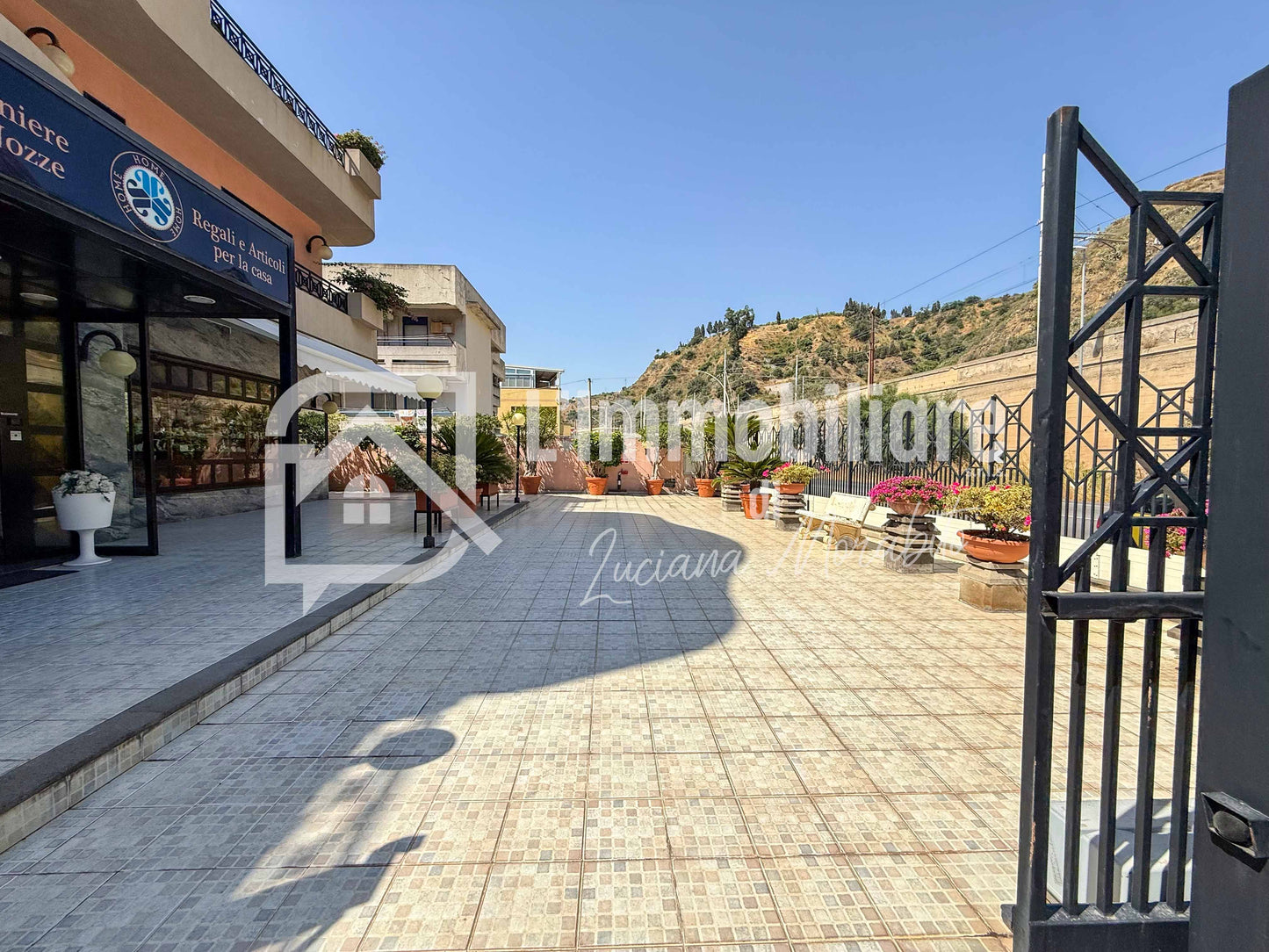 Edificio Residenziale in vendita in Strada Statale 114 Orientale Sicula, Messina rif. 54456877