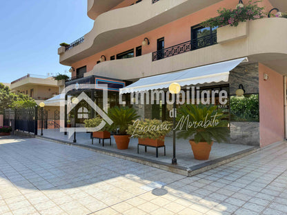 Edificio Residenziale in vendita in Strada Statale 114 Orientale Sicula, Messina rif. 54456877
