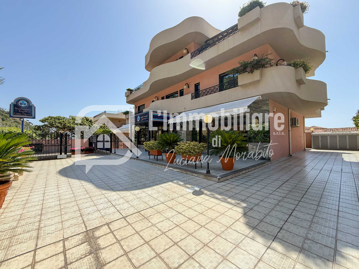 Edificio Residenziale in vendita in Strada Statale 114 Orientale Sicula, Messina rif. 54456877