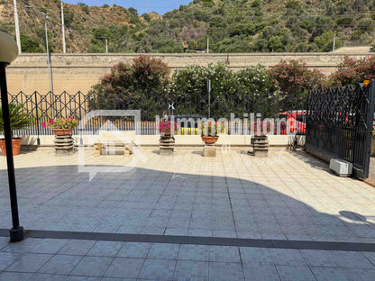 Edificio Residenziale in vendita in Strada Statale 114 Orientale Sicula, Messina rif. 54456877
