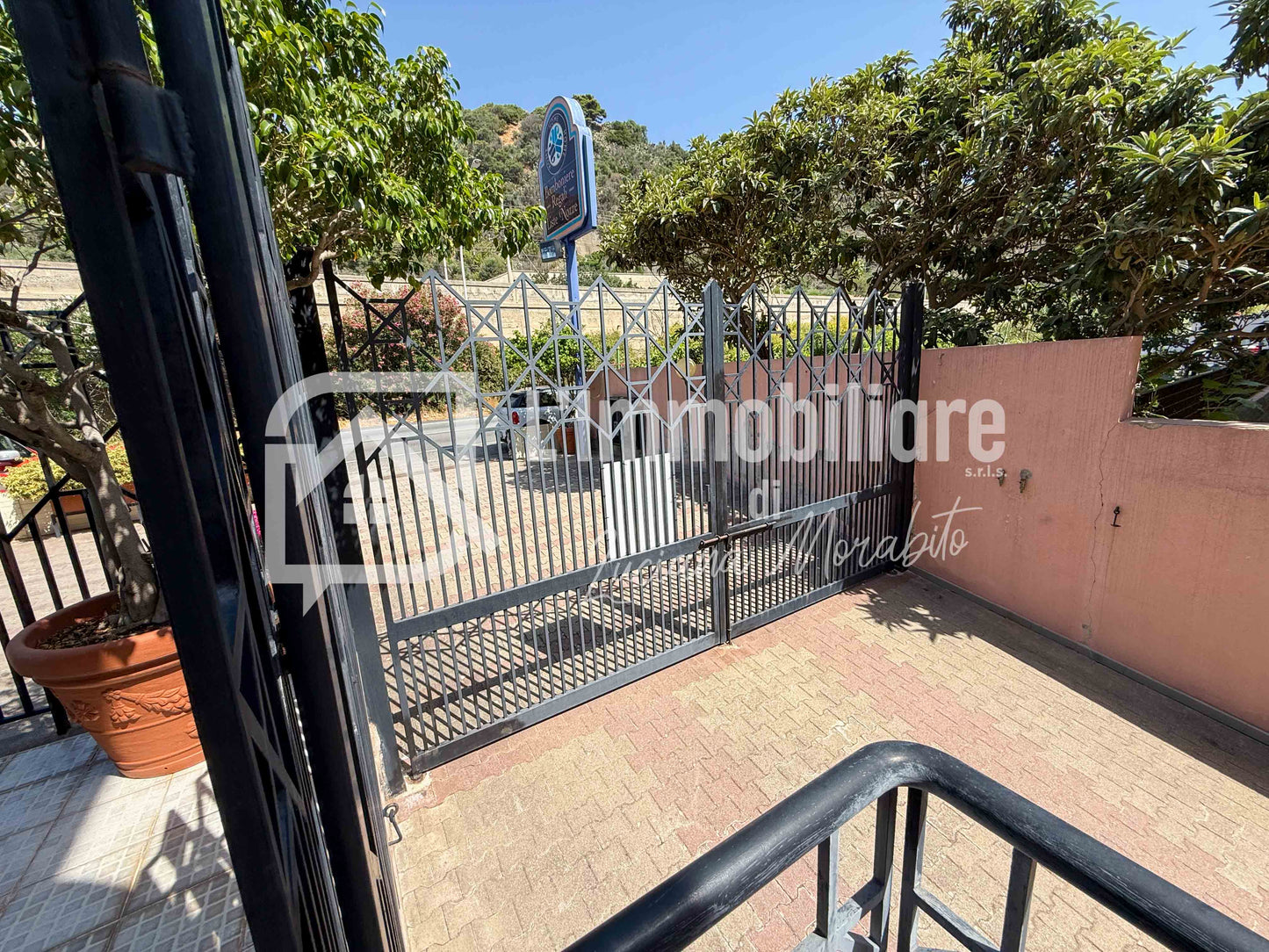 Edificio Residenziale in vendita in Strada Statale 114 Orientale Sicula, Messina rif. 54456877
