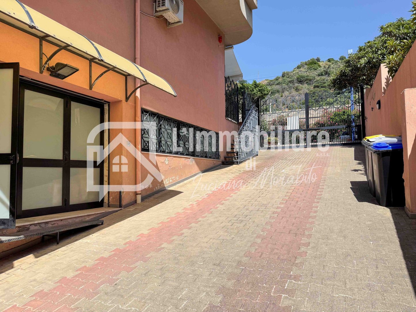 Edificio Residenziale in vendita in Strada Statale 114 Orientale Sicula, Messina rif. 54456877