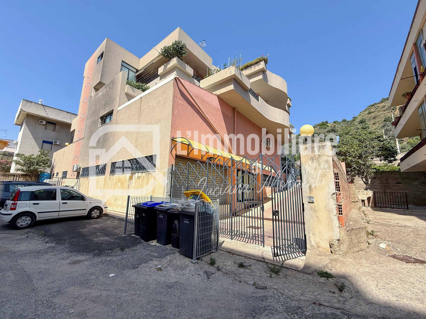 Edificio Residenziale in vendita in Strada Statale 114 Orientale Sicula, Messina rif. 54456877