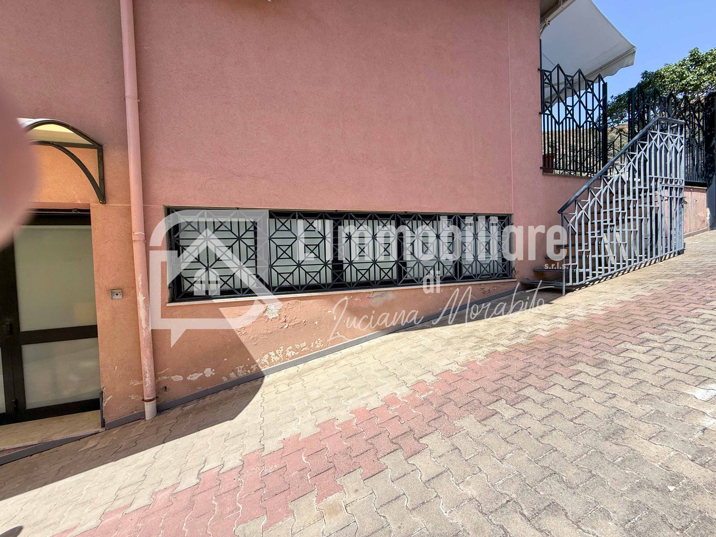 Edificio Residenziale in vendita in Strada Statale 114 Orientale Sicula, Messina rif. 54456877
