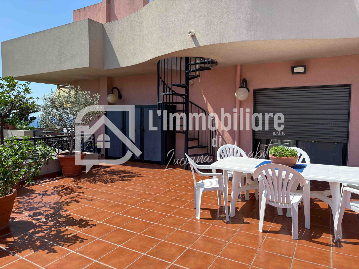 Edificio Residenziale in vendita in Strada Statale 114 Orientale Sicula, Messina rif. 54456877