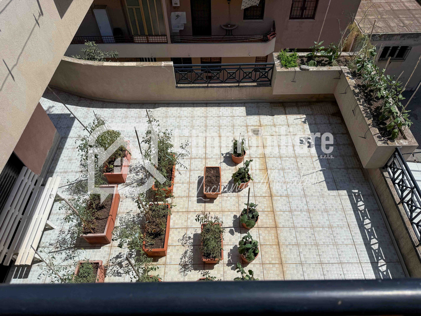 Edificio Residenziale in vendita in Strada Statale 114 Orientale Sicula, Messina rif. 54456877