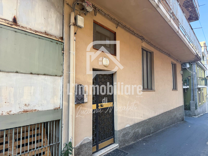 Quadrilocale in vendita in via San Isidoro S. Stefano Medio, Messina rif. 33346329
