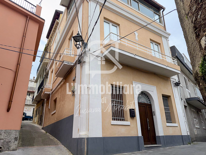 Casa indipendente in vendita in via F. Crispi 1 S. Stefano Briga, Messina rif. 33409385