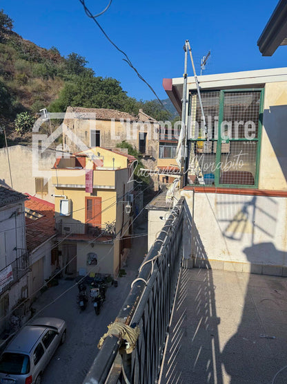 Casa indipendente in vendita in Via San Sebastiano 22, Messina rif. 37061943
